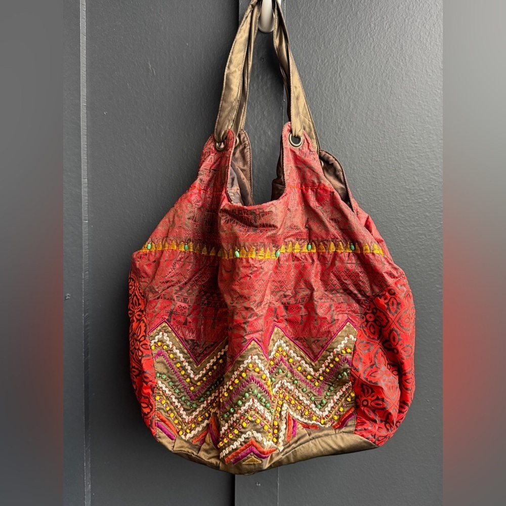 Kavita Bhartia ethnic hobo handbag - Picture 2 of 14